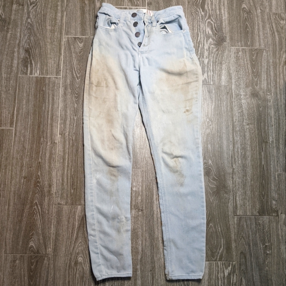 No Boundaries Bleached Jeans